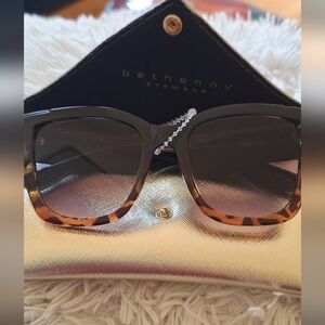 BETHENNY Women's Tortoise and Gold Sunglasses